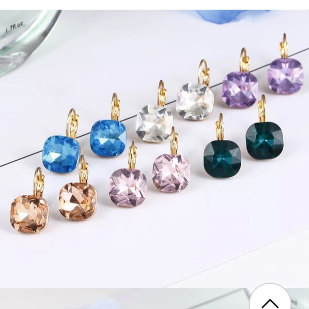 NEW!๐๐BRIGHT SKY BLUE CUSHION CRYSTAL DROPS!๐๐ - Picture 3 of 7